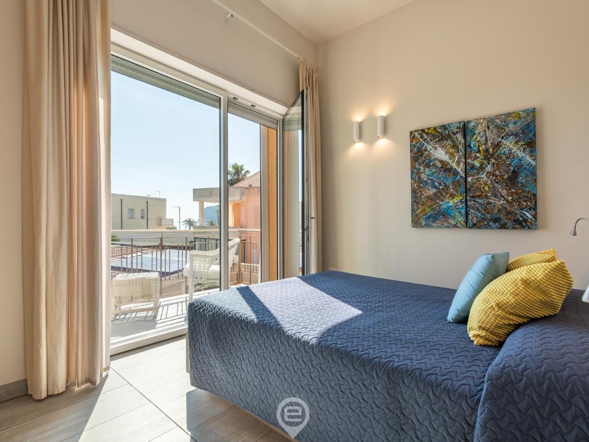 Poetto Sea Breeze - Blue Apartment Cagliari Ngoại thất bức ảnh