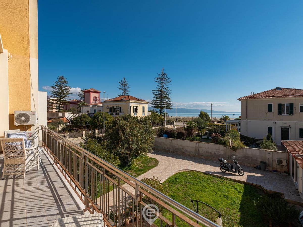 Poetto Sea Breeze - Blue Apartment Cagliari Ngoại thất bức ảnh